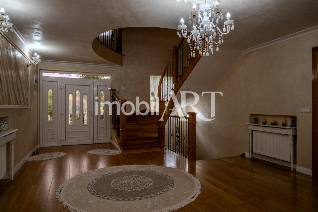 ImobilArt oferă spre vânzare vilă D+P+E la intrare în Unirea