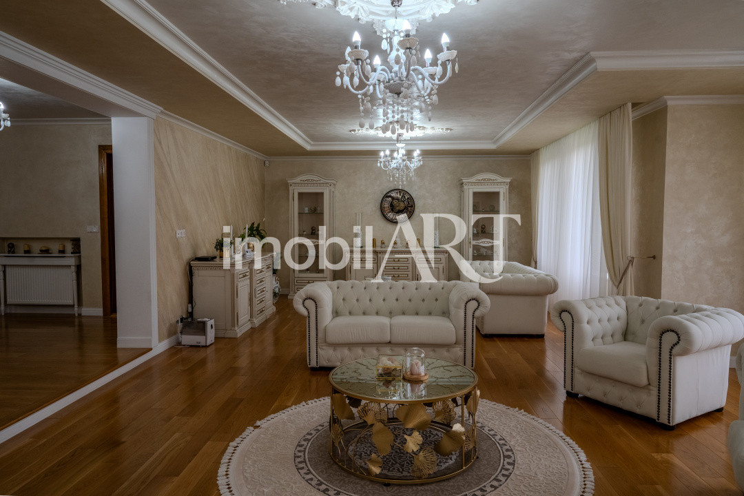 ImobilArt oferă spre vânzare vilă D+P+E la intrare în Unirea