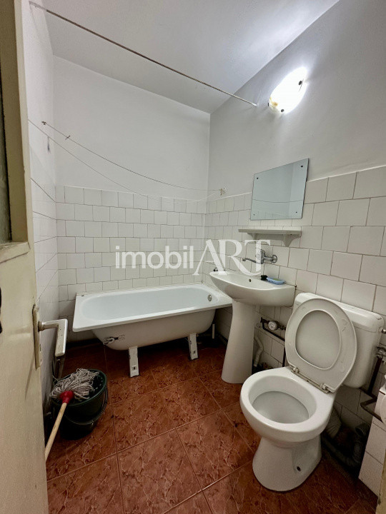 Apartament de 4 camere , Dealul Florilor .