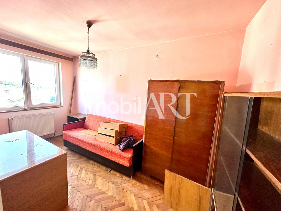 Apartament de 4 camere , Dealul Florilor .