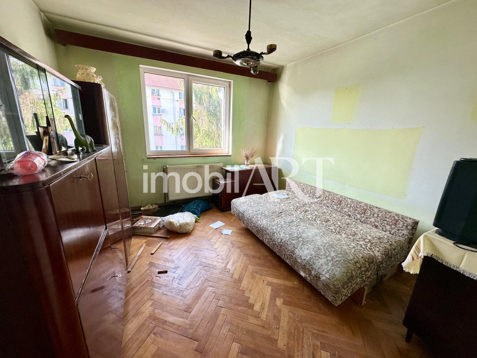 Apartament de 4 camere , Dealul Florilor .