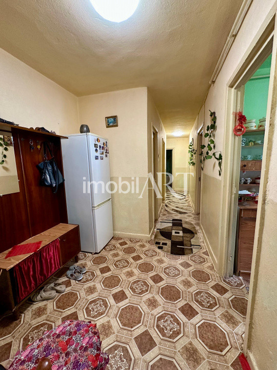 Apartament 3 camere, 68 mp, etaj 4 – zonă excelentă, aproape de tot ce contează