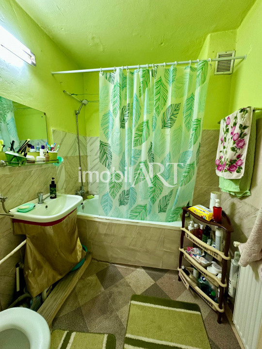 Apartament 3 camere, 68 mp, etaj 4 – zonă excelentă, aproape de tot ce contează