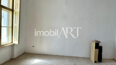 Casa 3 camere , ultracentral .