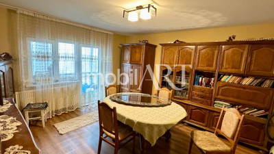 Apartament spațios cu 4 camere, dublă orientare, etaj 1 – Dealul Florilor, Dej