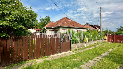 Casa 50 mp , 1600 mp teren , aproape de Parcul Balnear Toroc – Dej