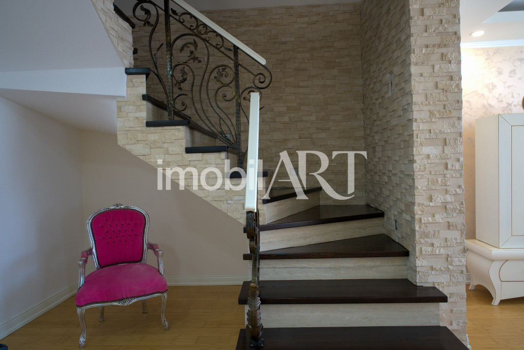 Casă tip duplex cu finisaje premium și curte proprie – disponibilă acum!