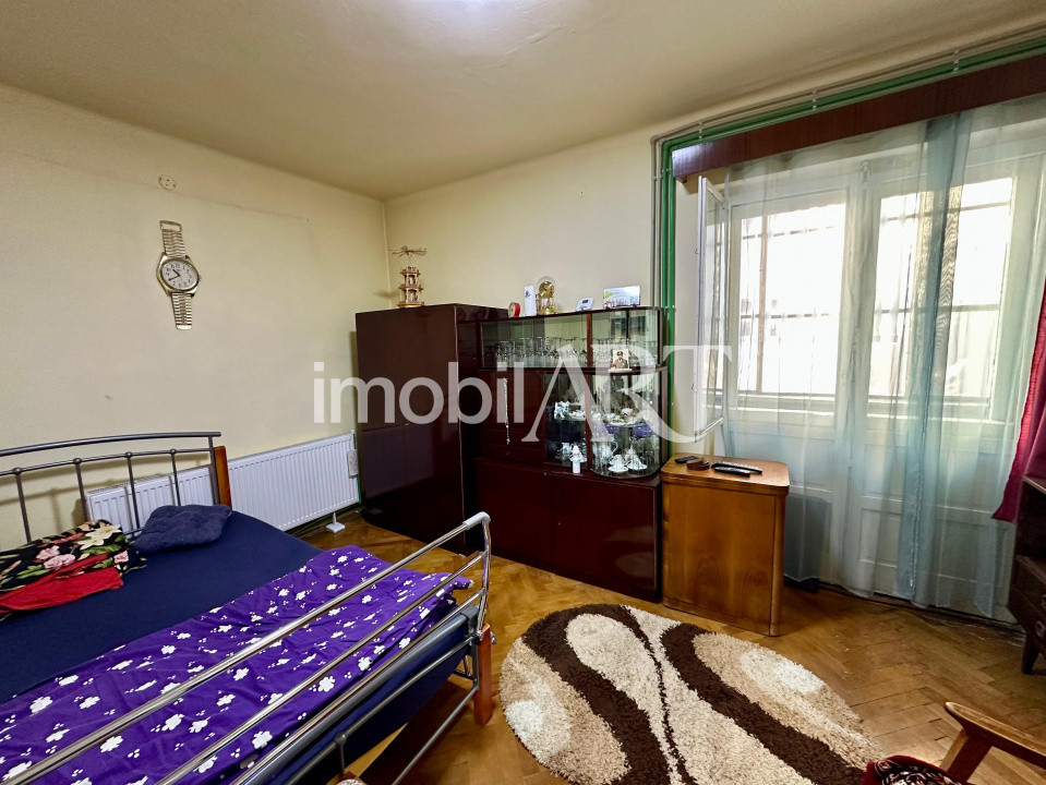 Apartament decomandat 2 camere, 55 mp, balcon + boxă – Etaj 1, central, Dej