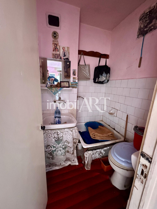 Apartament de 4 camere cartier 1 Mai .