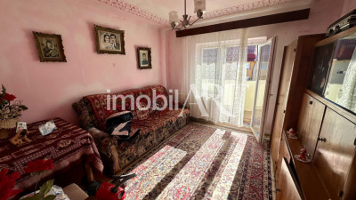 Apartament de 4 camere cartier 1 Mai .