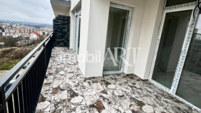 Apartament panoramic 3 camere | 83 mp utili | Terasă + balcon | Dublă orientare