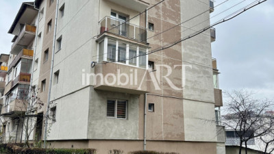 Apartament 4 camere ,etaj 1, garaj 