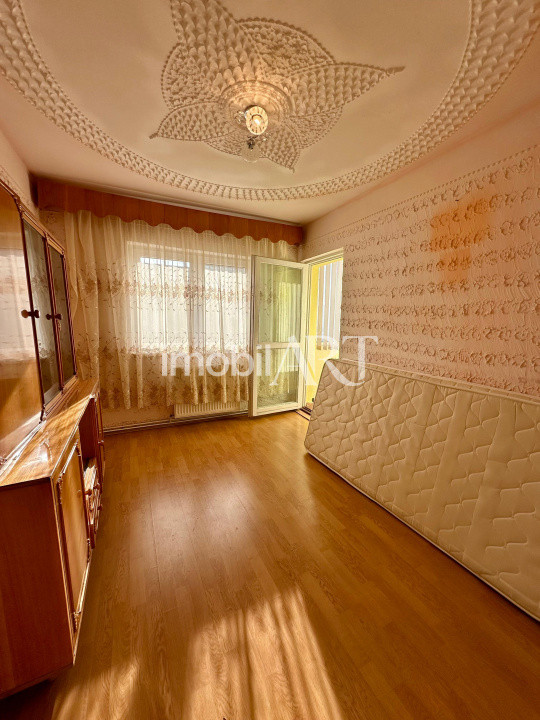 Apartament 4 camere, 2 balcoane , 2 bai. Comision 0