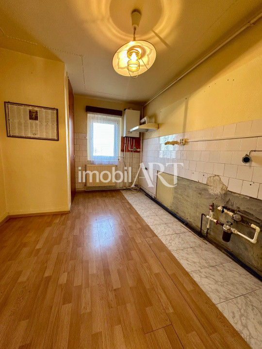 Apartament 4 camere, 2 balcoane , 2 bai. Comision 0