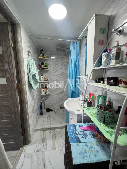 Casă cu view panoramic superb, stradă asfaltată, utilități complete — Dej