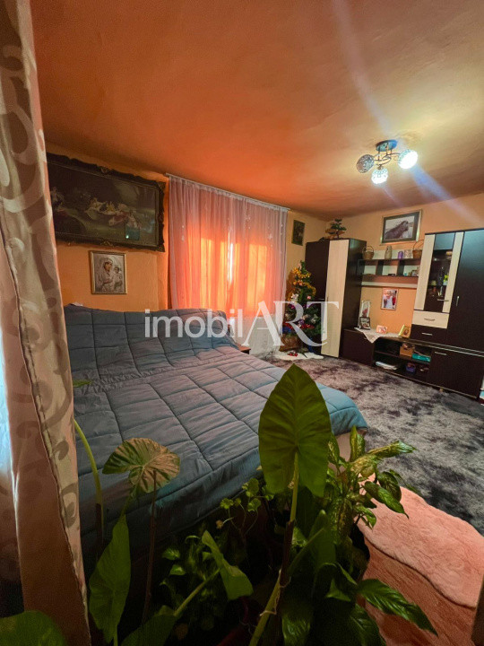 Casă cu view panoramic superb, stradă asfaltată, utilități complete — Dej