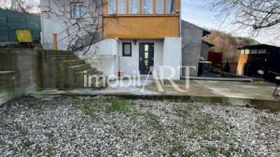 Casă cu view panoramic superb, stradă asfaltată, utilități complete — Dej