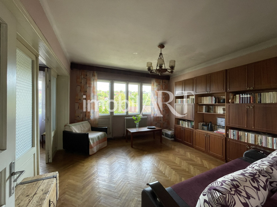 Apartament rar pe piață - la un minut distanta de zona zero a Dejului 