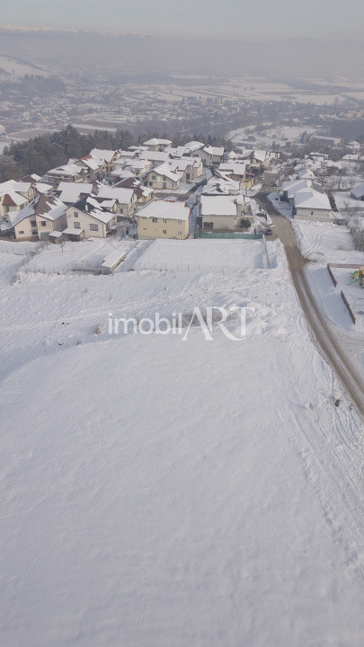 Teren intravilan 2.500 mp – Dej  Dealul Bacău ,