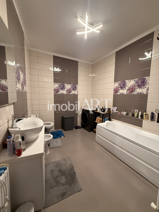 Apartament spațios, complet mobilat, aproape de centru – Dej