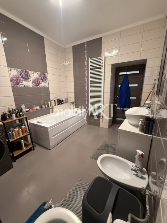 Apartament spațios, complet mobilat, aproape de centru – Dej