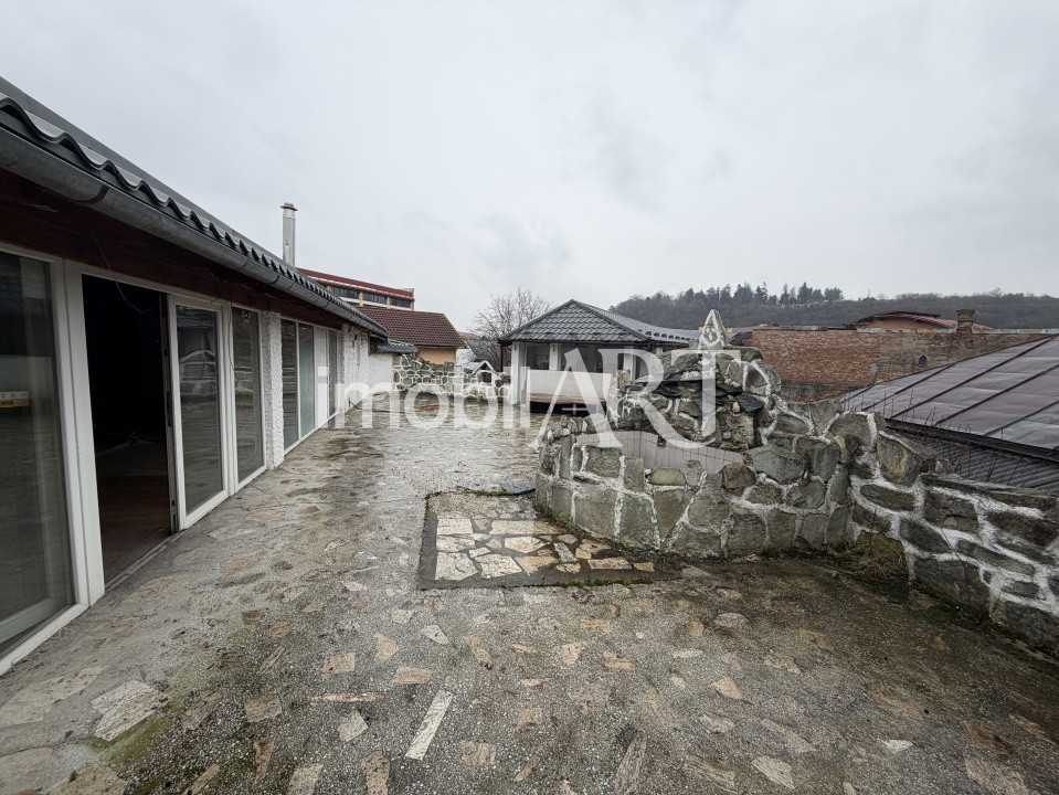 Spațiu comercial 1000 mp construiți- zona centrală Dej