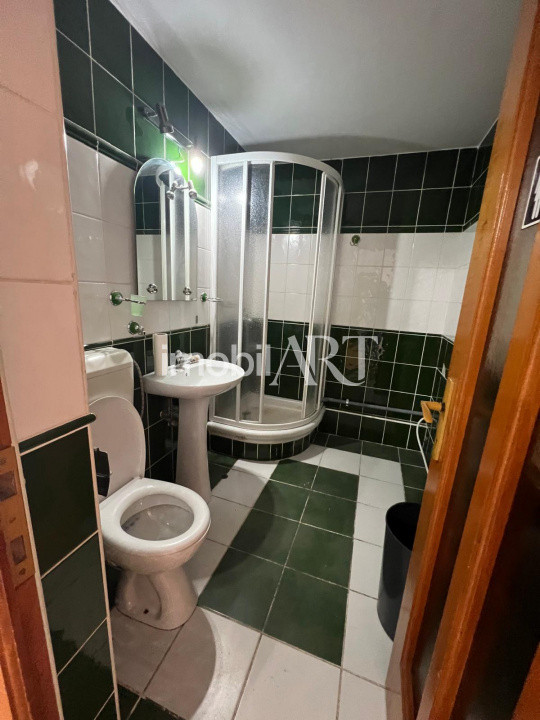 Spațiu comercial 70 mp | 2 intrări | Zonă circulată | Vitrină mare