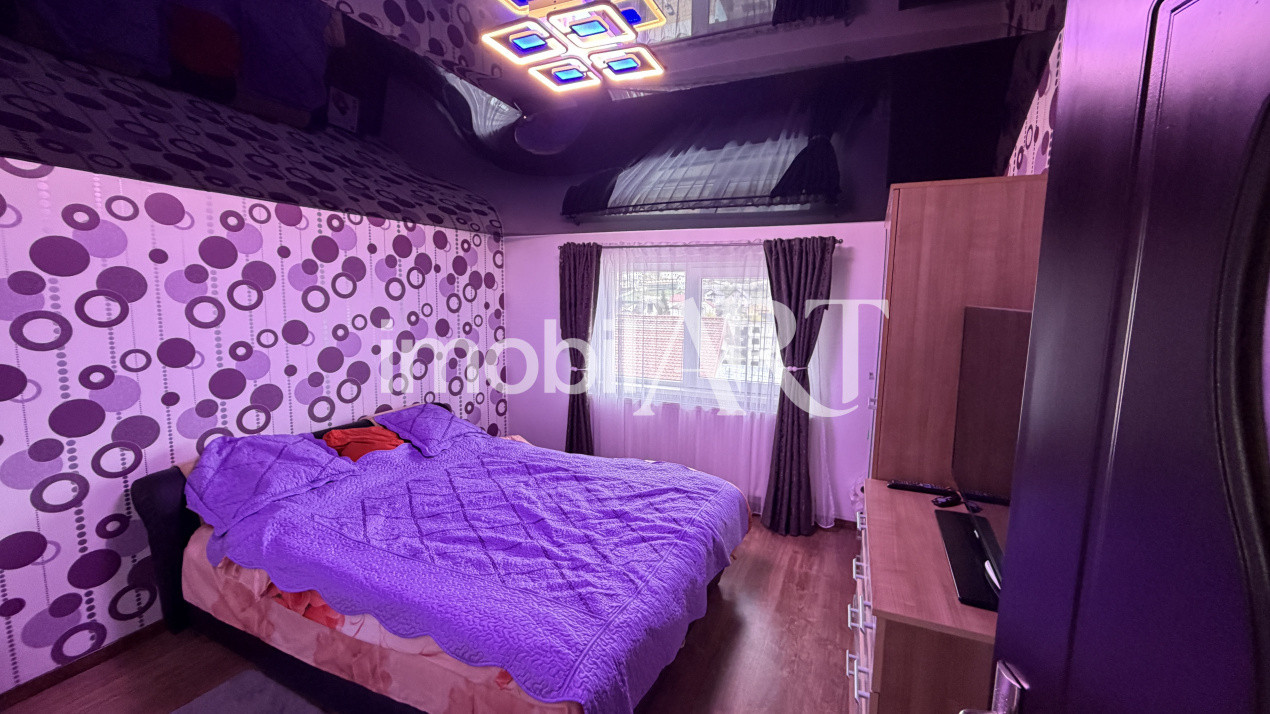 Apartament 3 camere – Mansardă – Scară interioară – Spațiu versatil