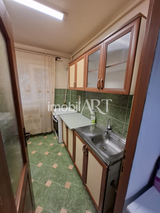  Apartament  de 3 camere, zona Orizont,potențial excelent