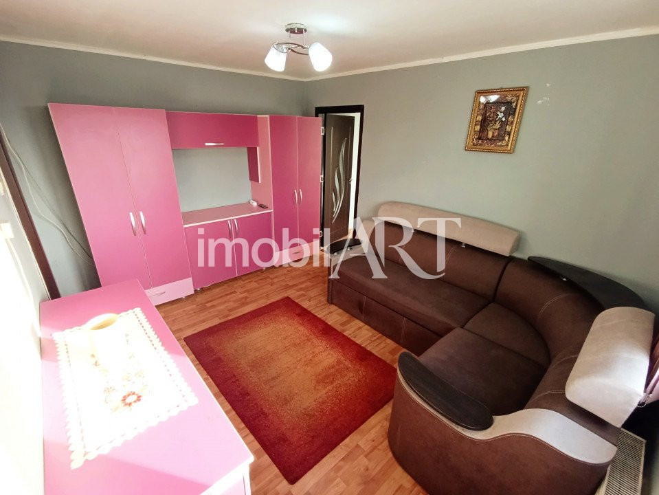 Apartament de 3 camere, mobilat și utilat, gata să devină acasă