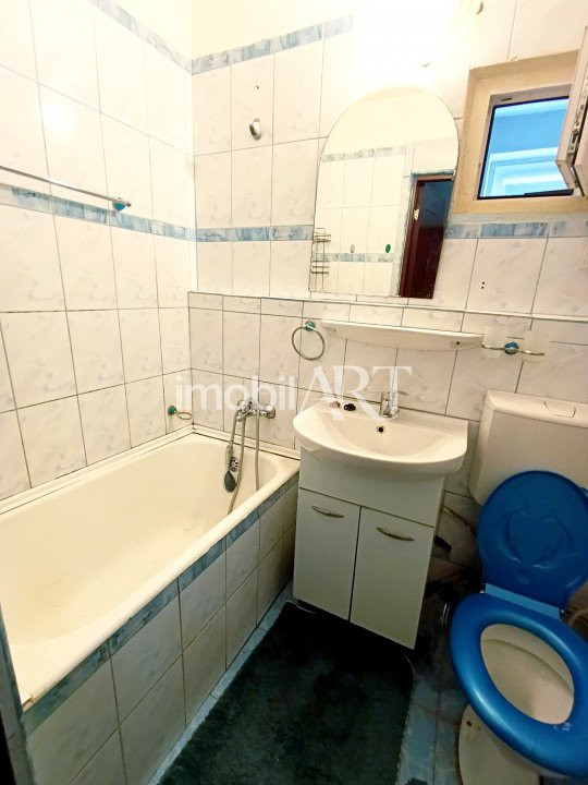 Apartament de 3 camere, mobilat și utilat, gata să devină acasă