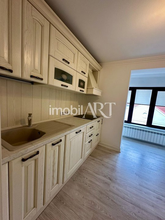 Apartament de 2 camere , etaj 2 , central 