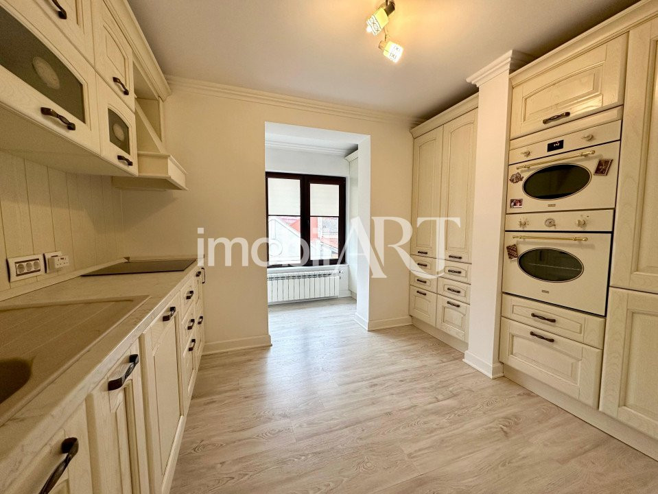 Apartament de 2 camere , etaj 2 , central 