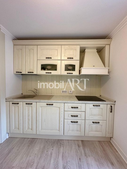 Apartament de 2 camere , etaj 2 , central 